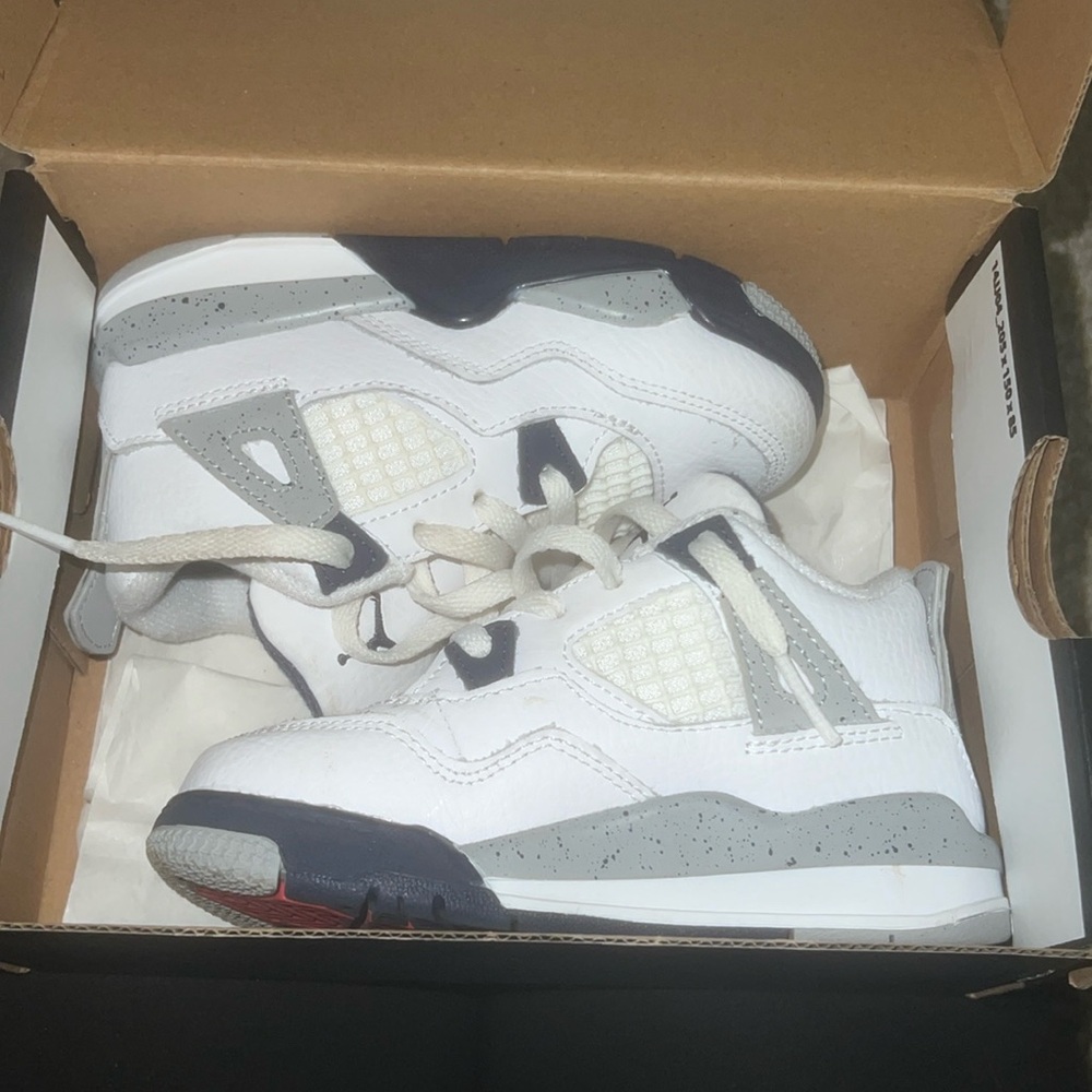 Jordan Retro 4 White and Navy Blue